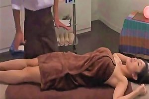 Hot Japanese Oil Massage In Salon And Fucked